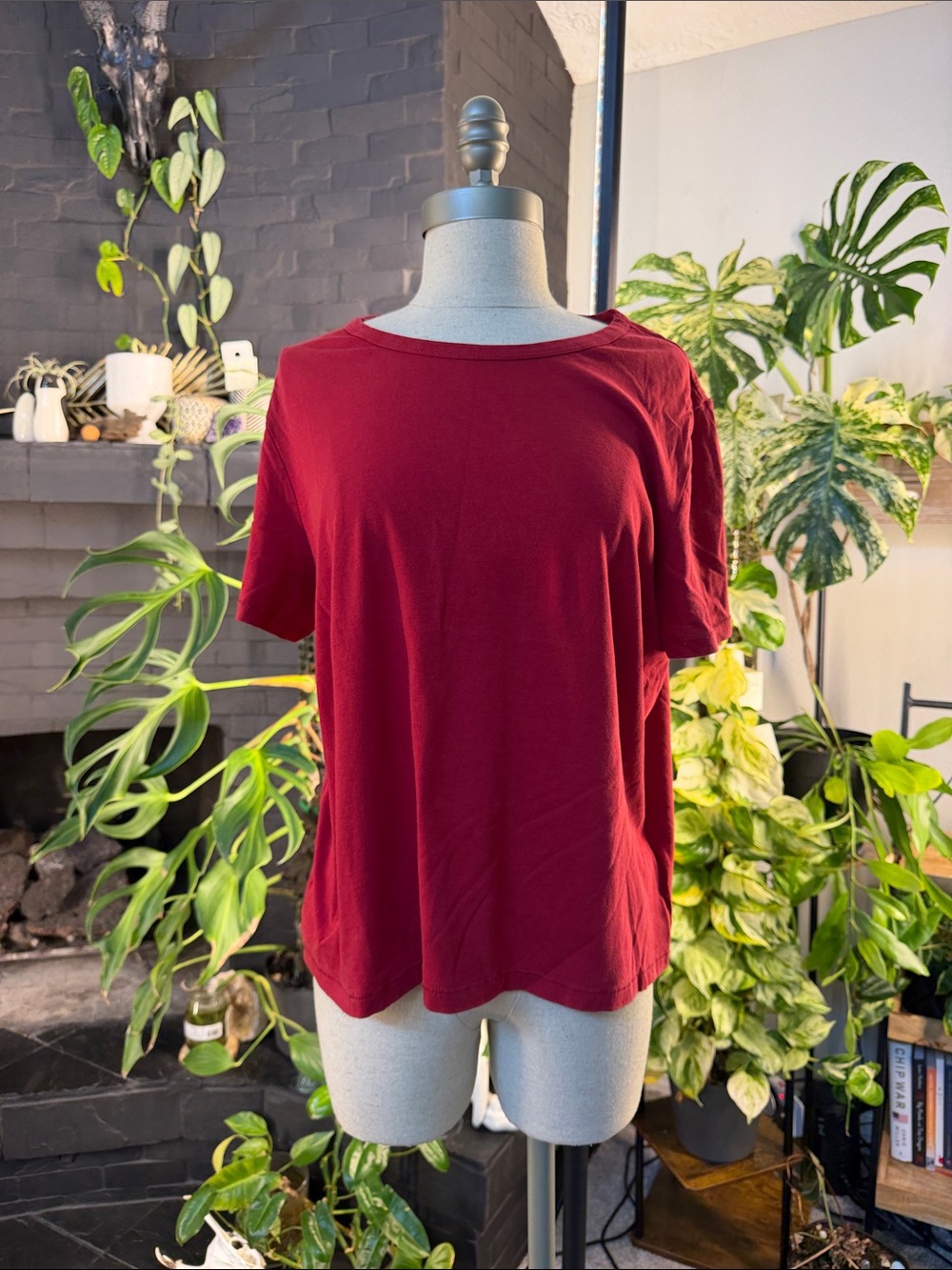 GAP Women's Short-Sleeve Tee in Wine